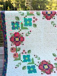 Image 3 of Laurel Wreath Quilt