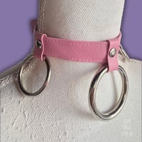 Image 2 of PASTEL SMALL TRIPLE RING CHOKER