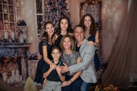 Image 4 of Holiday Mini  - Studio - 12:20 Nov. 9th Sunday