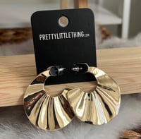 Image 2 of PRETTY LITTLE THING- CRINKLE FLAT HOOP EARRING