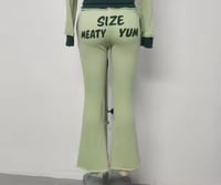 Image 2 of Meaty Yum Mint Bottom