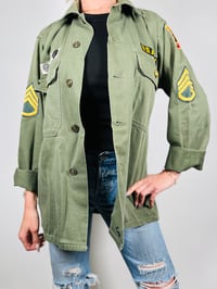 Image 2 of VINTAGE ARMY SHIRT JACKET DEATH ROW RECORDS