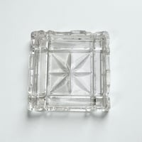 Image 11 of Petit cendrier carré vintage en cristal taillé - Années 60 - 70 -  vide-poche en cristal