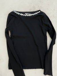 Long sleeve cotton top with hand-sewn mother-of-pearl buttons boat neck
