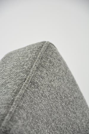 Image of Fauteuils KOMPAS chiné gris et blanc