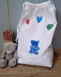 Image 3 of Organic Cotton Drawstring Bag – Teddy Bear with Balloons 