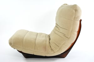 Image of Chauffeuse Marsala Ligne Roset et son repose pied beige clair