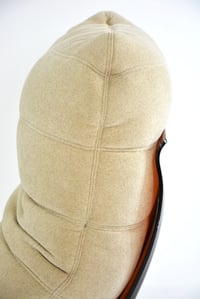 Image 7 of Chauffeuse et son repose pied Marsala Ligne Roset beige clair