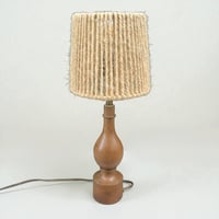 Image 4 of Lampe de Philippe Capelle vintage 1970 en bois tourné ciré et abat-jour en corde