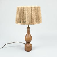 Image 2 of Lampe de Philippe Capelle vintage 1970 en bois tourné ciré et abat-jour en corde