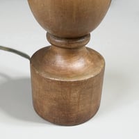 Image 11 of Lampe de Philippe Capelle vintage 1970 en bois tourné ciré et abat-jour en corde