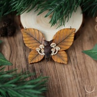 Image 4 of Autumn Leaf Fairy necklace - small