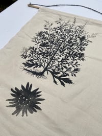 Image 2 of mugwort standard flags