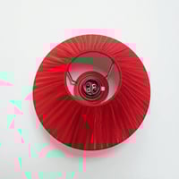 Image 10 of Lampe à poser en cristal vintage 1940 - 50 et abat-jour plissé ruban rouge