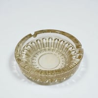 Image 1 of Cendrier rond en verre jaune à facettes - Verre rosaline  - vintage 1940 Luminarc.