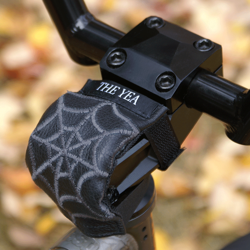 Image of Gray on Black Leather Spider STEMBUDDY™