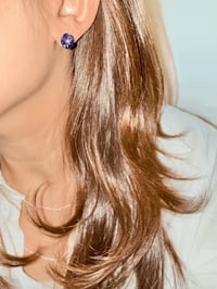 Image 4 of Blue Sapphire Pansy Stud Earring