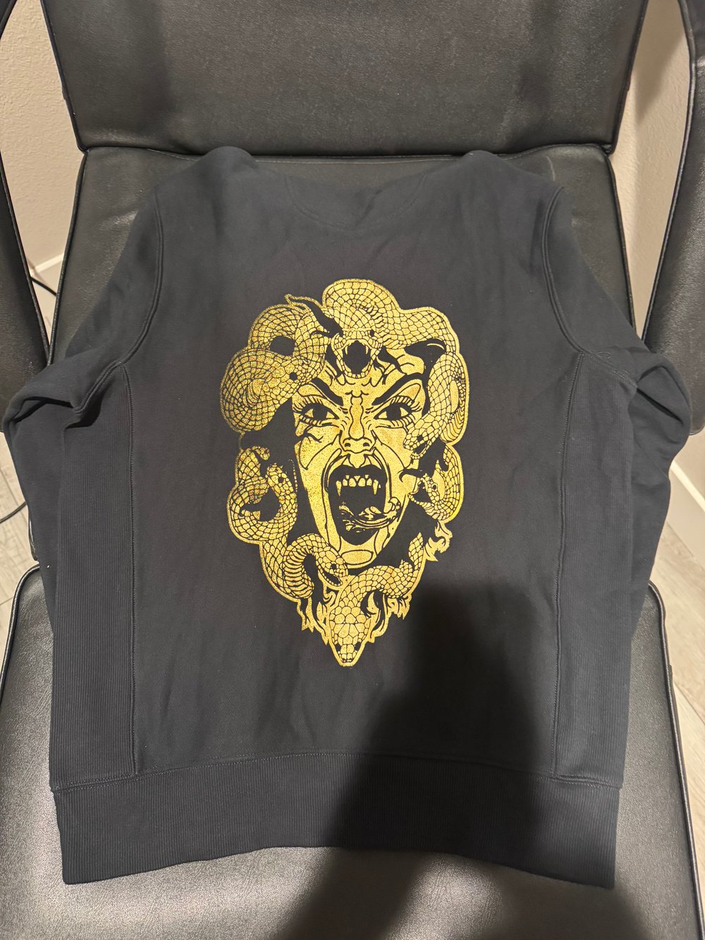 Medusa Gold flake back print flash 