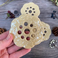 Image 4 of Pale Yellow Embossed Ceramic Flower Arranging Frog (9 hole)