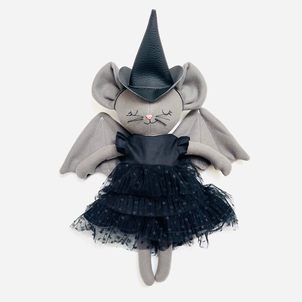 Image of • r o m i n a • 🦇