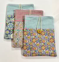 Image 1 of Funda de libro pequeña 