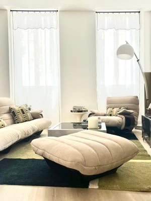 Image of Chauffeuse et son repose pied Marsala Ligne Roset beige clair