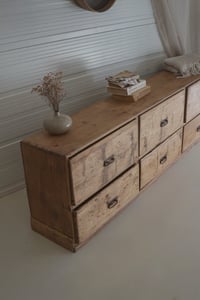 Image 2 of Meuble bas de métier - atelier / Ancien 