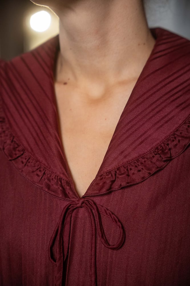 Image of Abito bordeaux con colletto