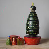 Image 3 of christmas tree girl (classic)