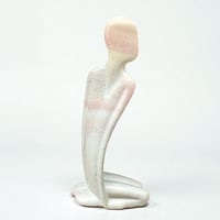 Image 4 of Grande sculpture homme stylisé en pierre stéatite Kenya 70/80 art africain moderniste