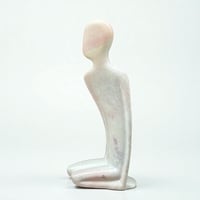 Image 1 of Grande sculpture homme stylisé en pierre stéatite Kenya 70/80 art africain moderniste