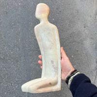 Image 3 of Grande sculpture homme stylisé en pierre stéatite Kenya 70/80 art africain moderniste