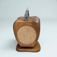 Image 3 of Lot de 8 dessous de verre en bois teck & liège en forme de pomme et support - 60s 