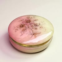 Image 1 of Grande Boîte à bijoux en albâtre avec décor de fleurs - vintage 1970s.