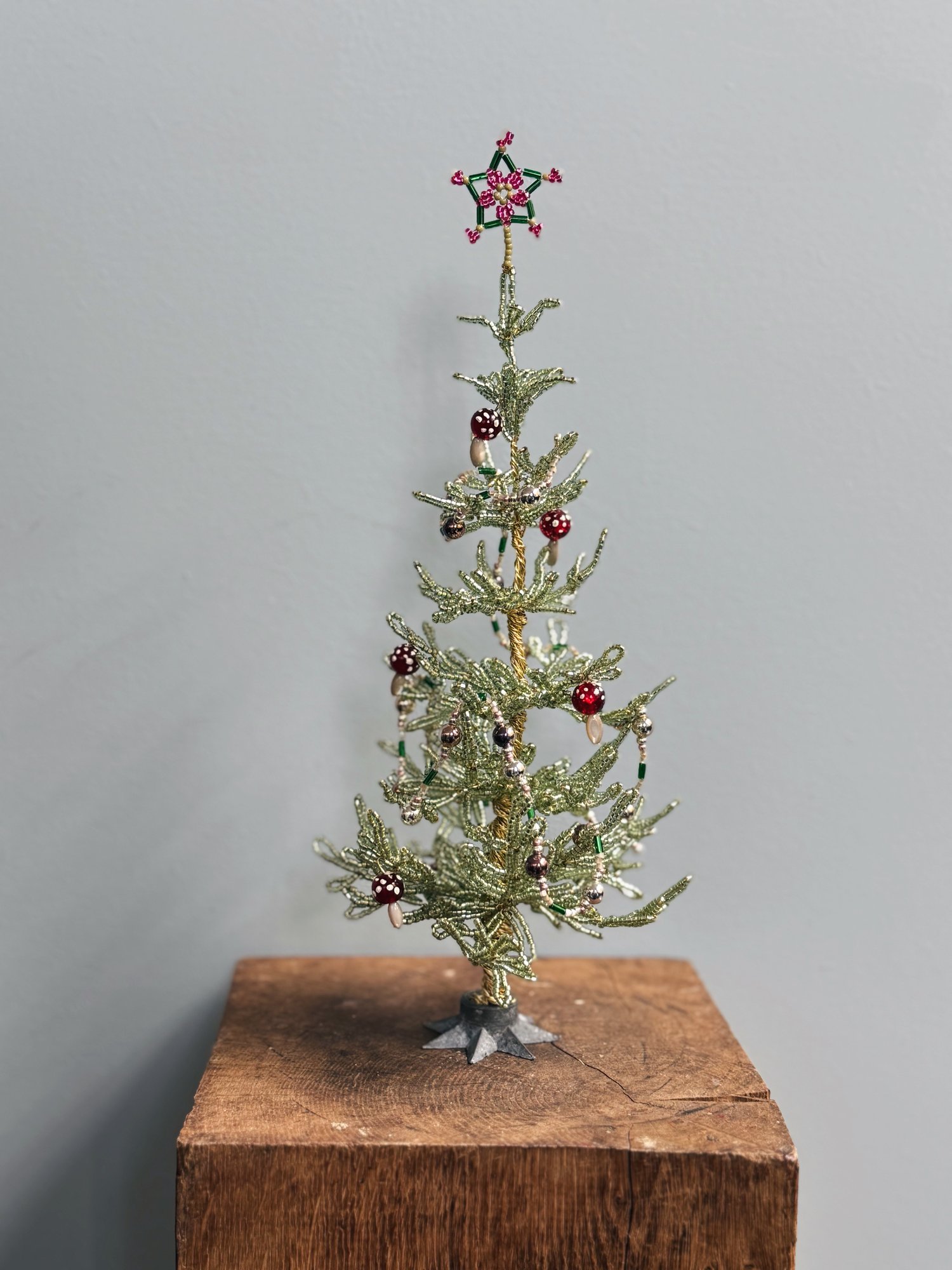 ‘Lys glitter grøn’ perlejuletræ