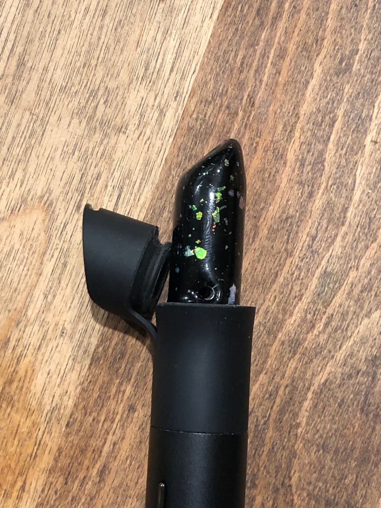 Image of black lip stick pivot tip