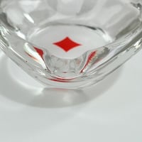 Image 5 of Copy of Petit cendrier en verre vintage carte à jouer  Carreau  - Années 60 bistrot rétro