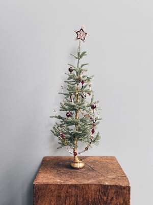 ‘Det lyse’ perlejuletræ