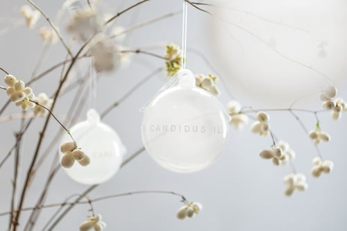 Image of "May this bright day shine upon you" 8 or 10 cm Christmas tree ball with inscription in Latin