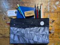 Image 2 of Fine Art Zipper Bag: Pinnacle View at night (black/white)