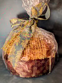 Image 2 of Panettone Amarena , Pistaccio, e Cioccolato Bianco