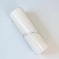 Image 5 of Vase rouleau en marbre blanc naturel vintage 1970 - Vase cylindrique 