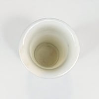 Image 8 of Vase rouleau en marbre blanc naturel vintage 1970 - Vase cylindrique 