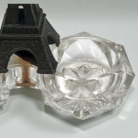 Image 5 of Ancien sel et poivre Tour Eiffel et verre taillé souvenir de Paris 1937 -   Saleron Art Déco