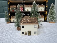 Cream Snowy Hanging Cottage-green door