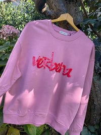 Image 5 of Suadoiro bordado a man. VERBENA. Rosa letras vermellas. 