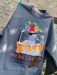 Image 3 of Suadoiro bordado a man. PiPPI GRIS. Varias tallas