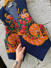 Image 1 of Chaleco feito a man. FOLIADA 144. Talla L