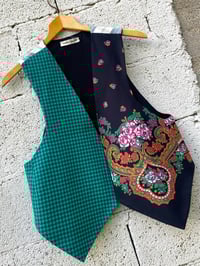 Image 1 of Chaleco feito a man. FOLIADA 146. Talla M/L