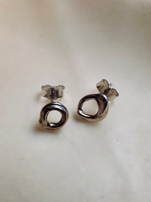 Image of "Orbital bone" moten earrings (XS)